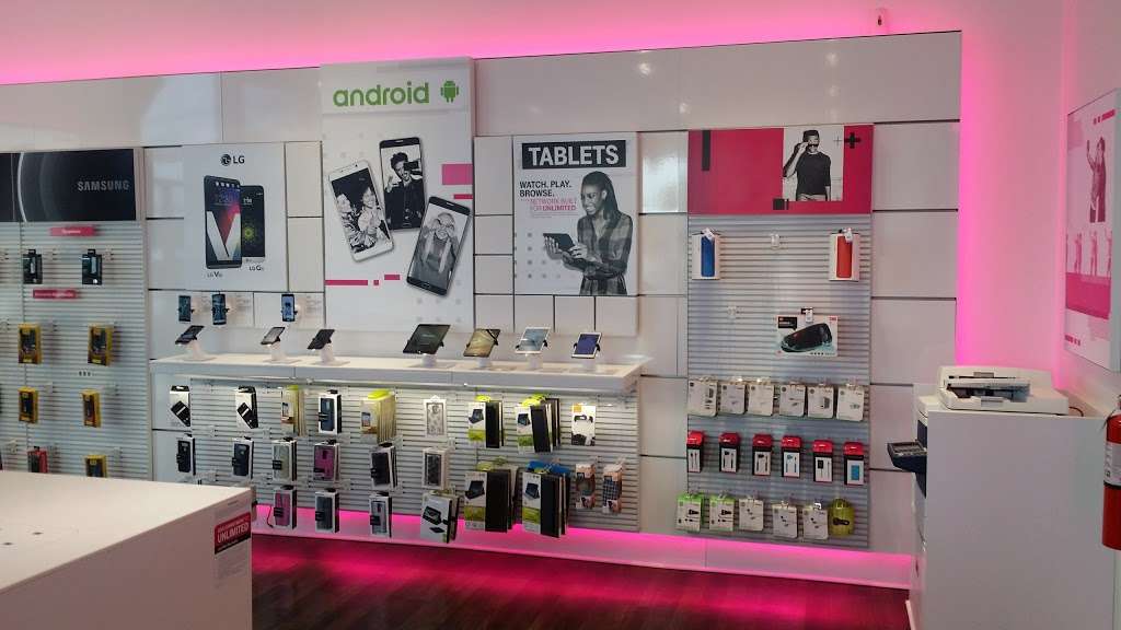 T-Mobile | 15707 Coit Rd Suite A, Dallas, TX 75248, USA | Phone: (972) 788-2425