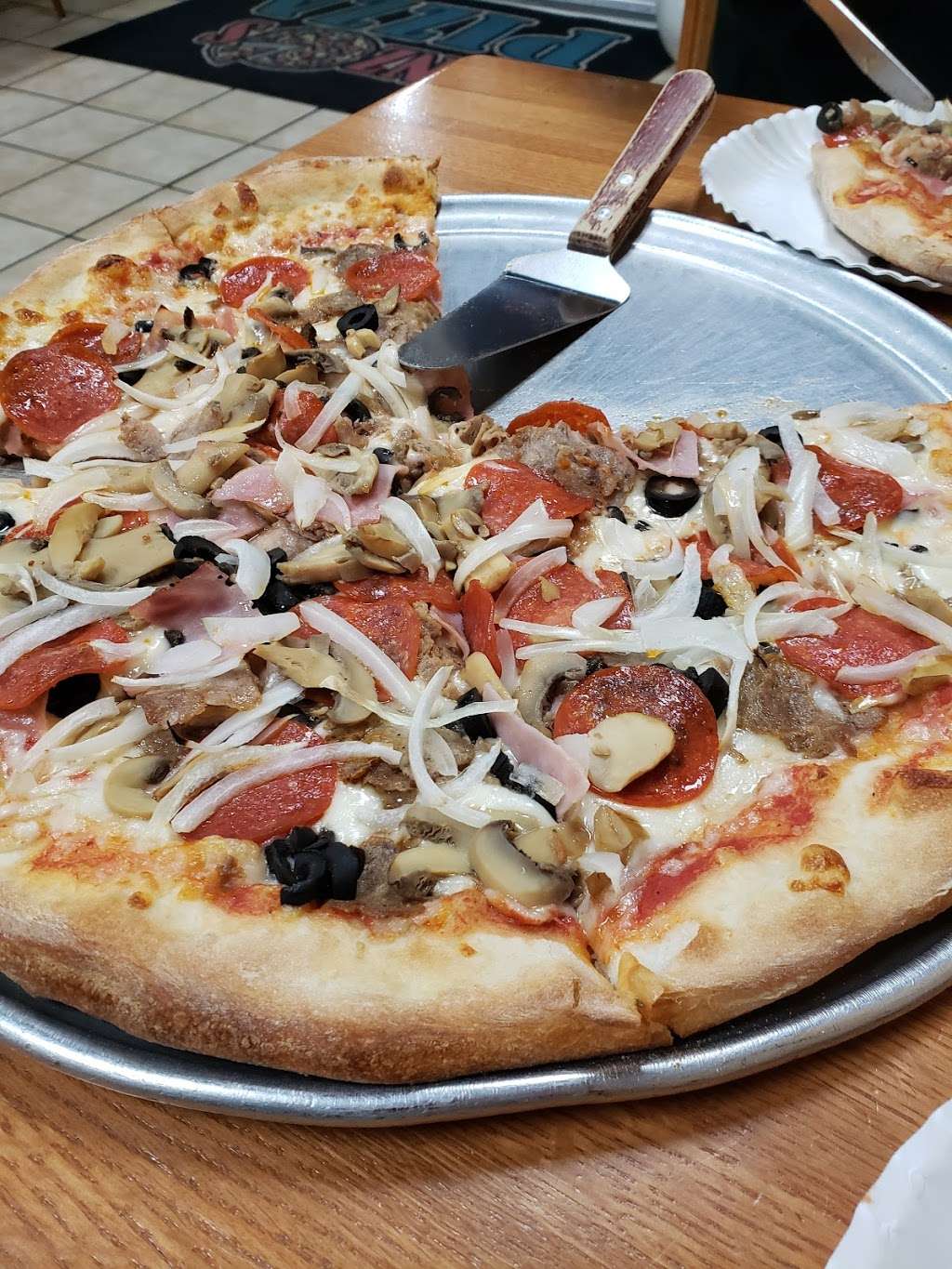 Enzos Pizza | 117 N Myrtle School Rd, Gastonia, NC 28052, USA | Phone: (704) 884-0131