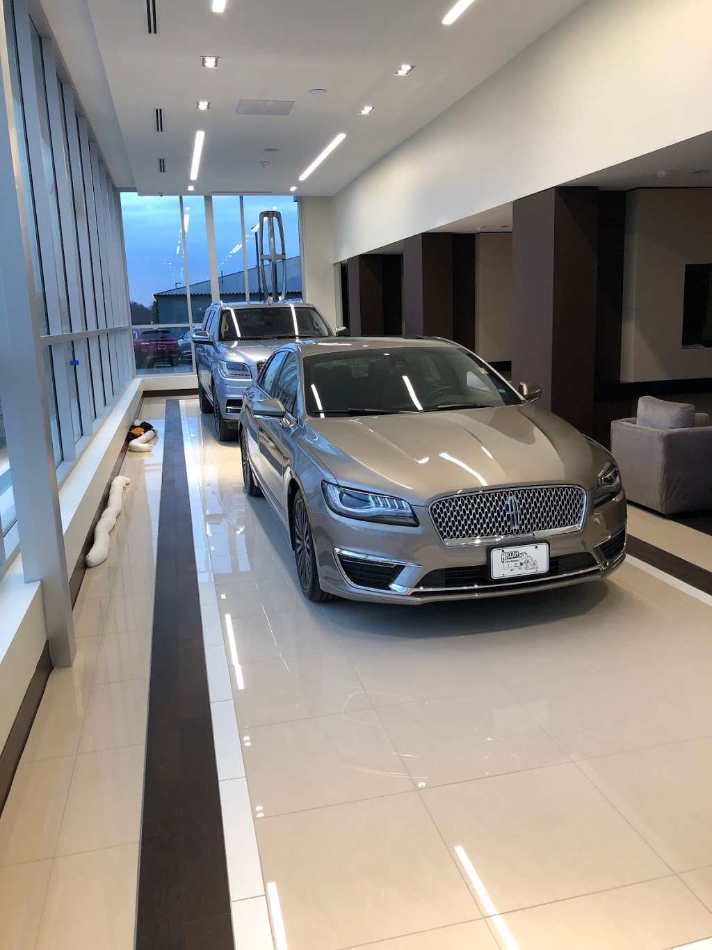 Tom Roush Lincoln | 13927 Trade Center Dr, Fishers, IN 46038, USA | Phone: (317) 399-7474