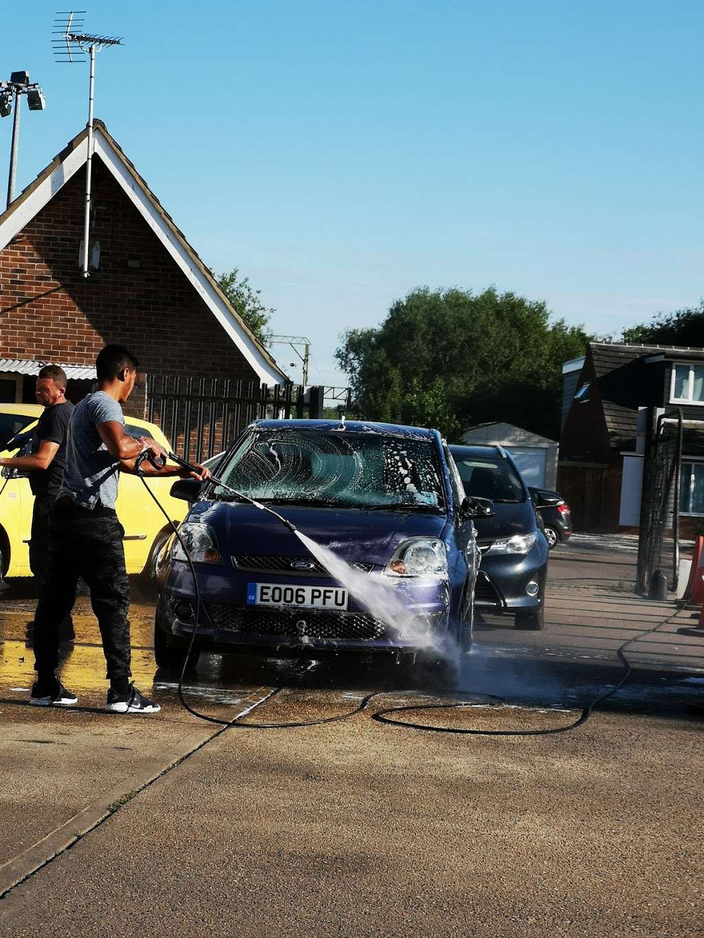 Spellbrook Hand carwash | The Siding, Spellbrook Lane East, Bishops Stortford CM22 7SE, UK | Phone: 07771 553417