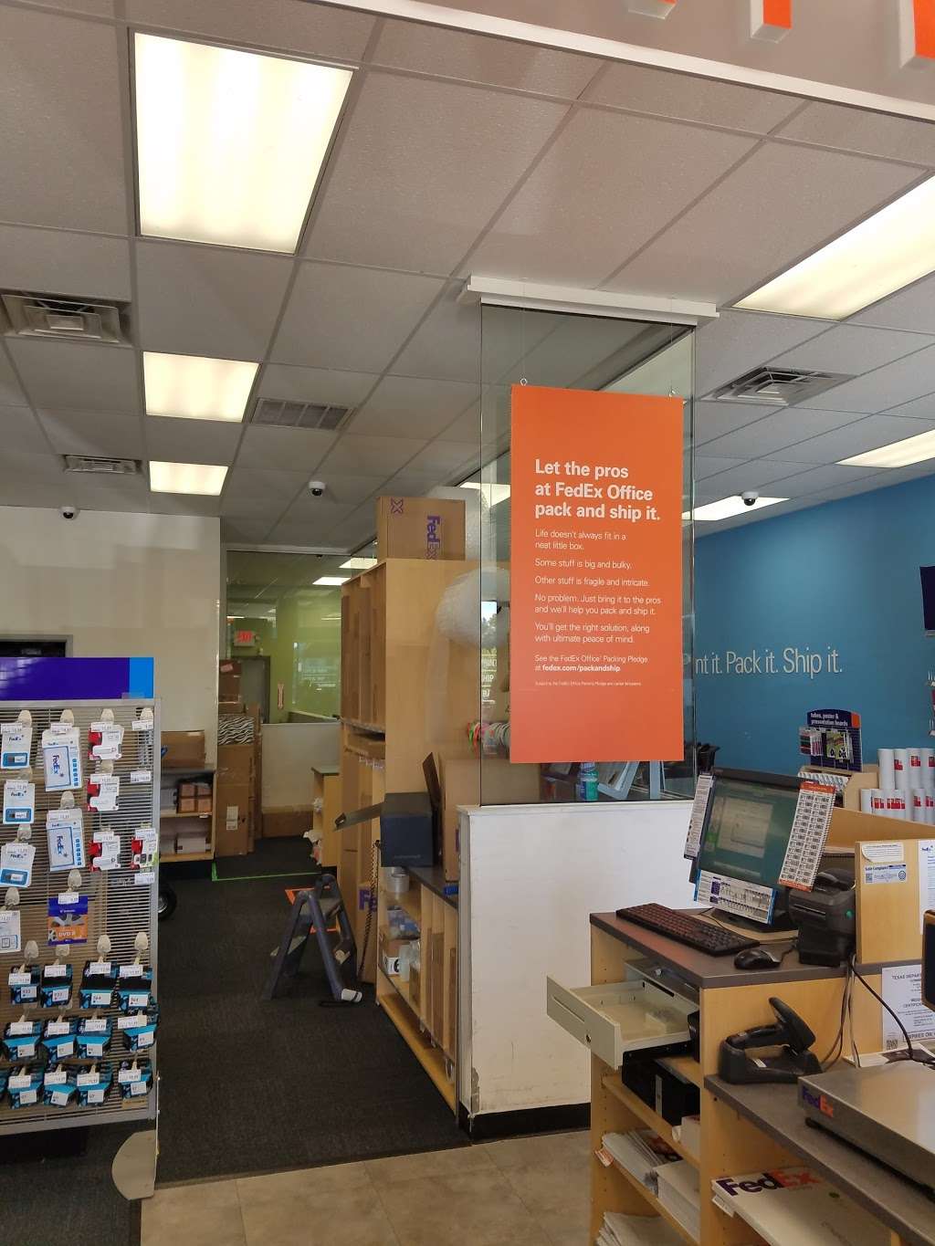 FedEx Office Print & Ship Center | 4407 Hwy 6 Suite A, Sugar Land, TX 77478, USA | Phone: (281) 980-5900