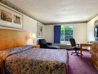 Super 8 by Wyndham Garland/Rowlett/East Dallas area | 252 W Interstate 30, Garland, TX 75043, USA | Phone: (972) 619-3047