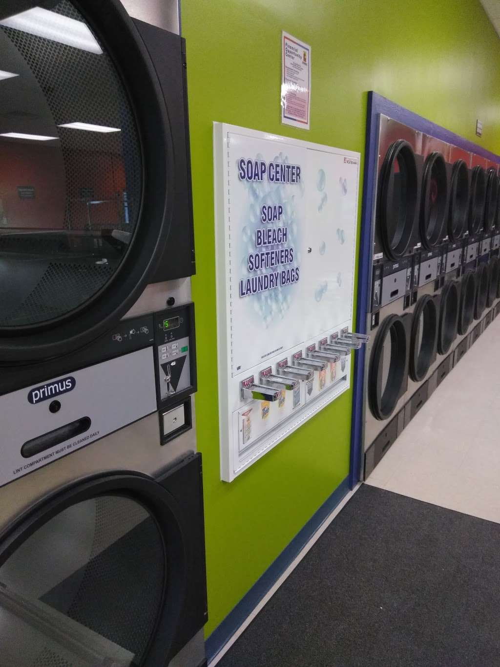 Riverworks Coin Laundry | 3334 N Holton St, Milwaukee, WI 53212, USA | Phone: (414) 252-5177