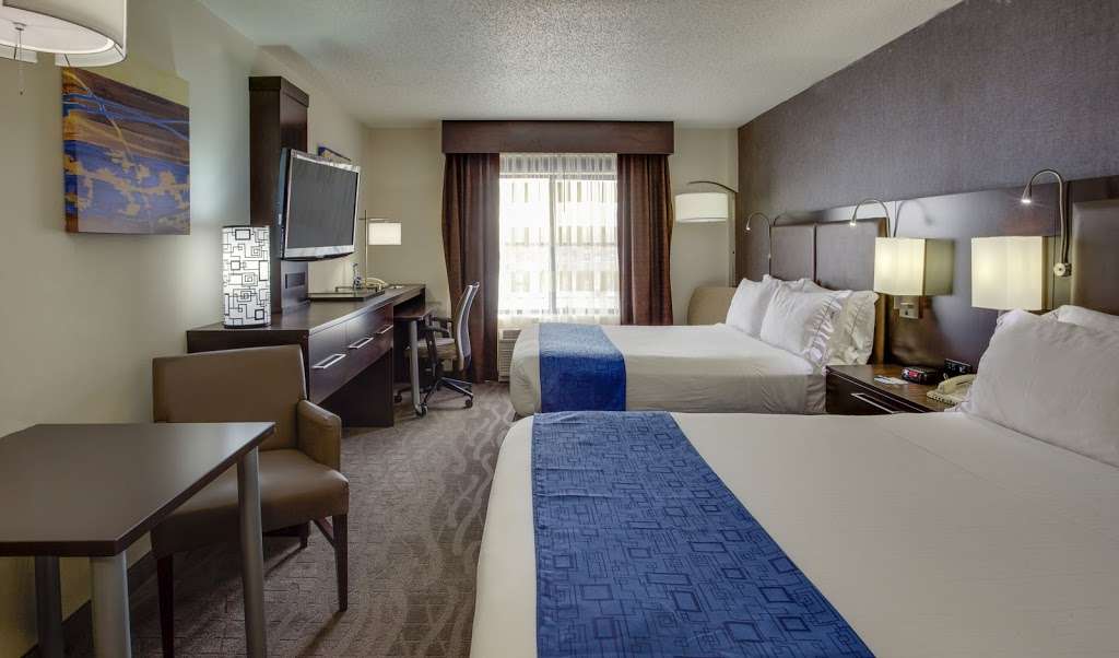 Holiday Inn Express & Suites Meadowlands Area | 100 Paterson Plank Rd, Carlstadt, NJ 07072, USA | Phone: (201) 460-9292