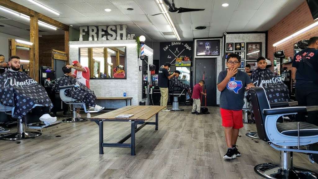 Uppercuts Barbershop | 429 W Pioneer Pkwy, Grand Prairie, TX 75051, USA | Phone: (972) 642-1145