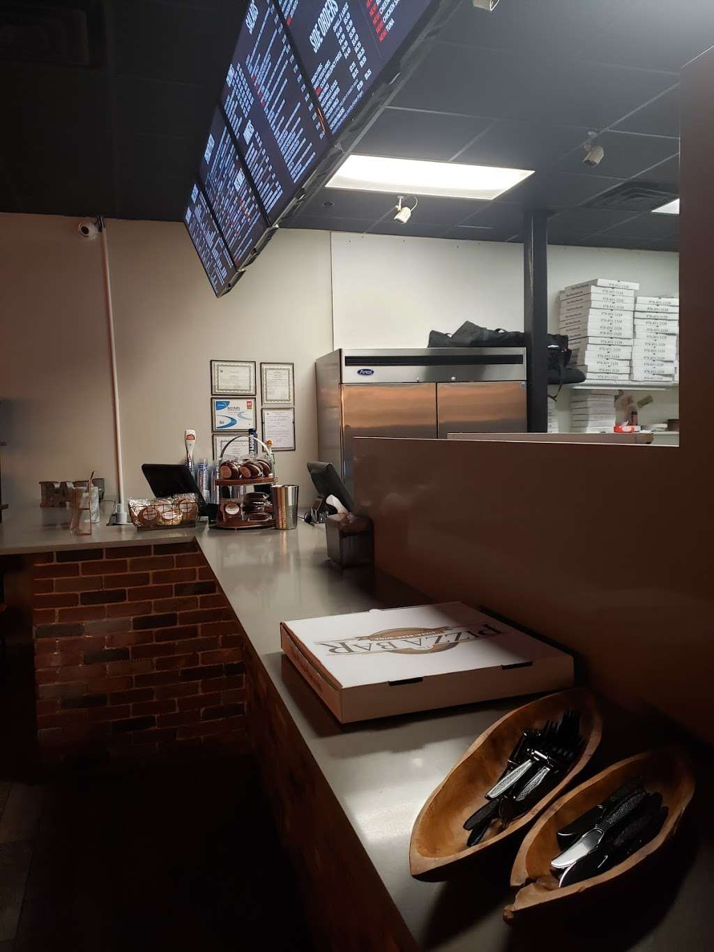 The Pizza Bar | 1699 Shawsheen St, Tewksbury, MA 01876, USA | Phone: (978) 851-2120
