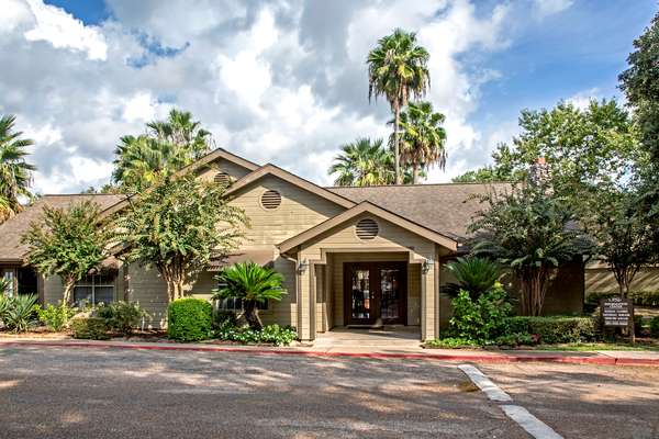 Memorial Apartments | 600 Nottingham Oaks Trail, Houston, TX 77079, USA | Phone: (281) 558-4466