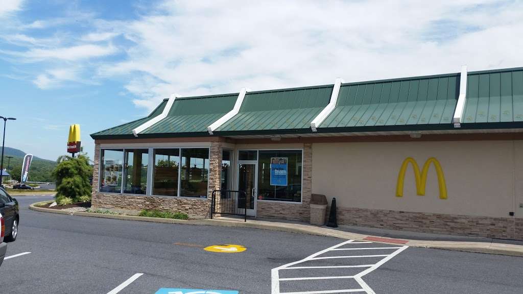 McDonalds | 80 Wilderness Drive, Hamburg, PA 19526, USA | Phone: (610) 562-8462