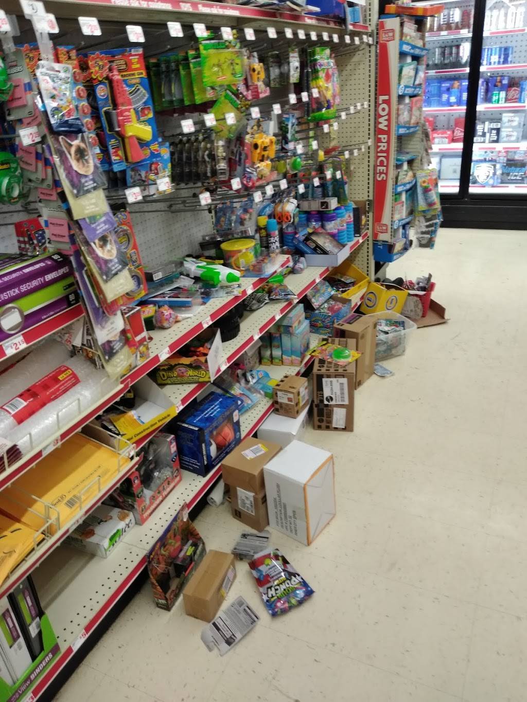 Family Dollar | 15200 E Warren Ave, Detroit, MI 48224, USA | Phone: (313) 647-0715