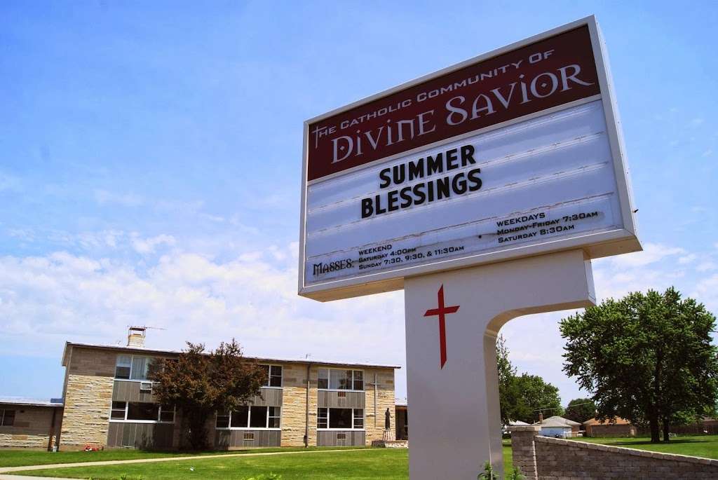 Divine Savior Catholic Church | 7740 W Montrose Ave, Harwood Heights, IL 60706, USA | Phone: (708) 456-9000