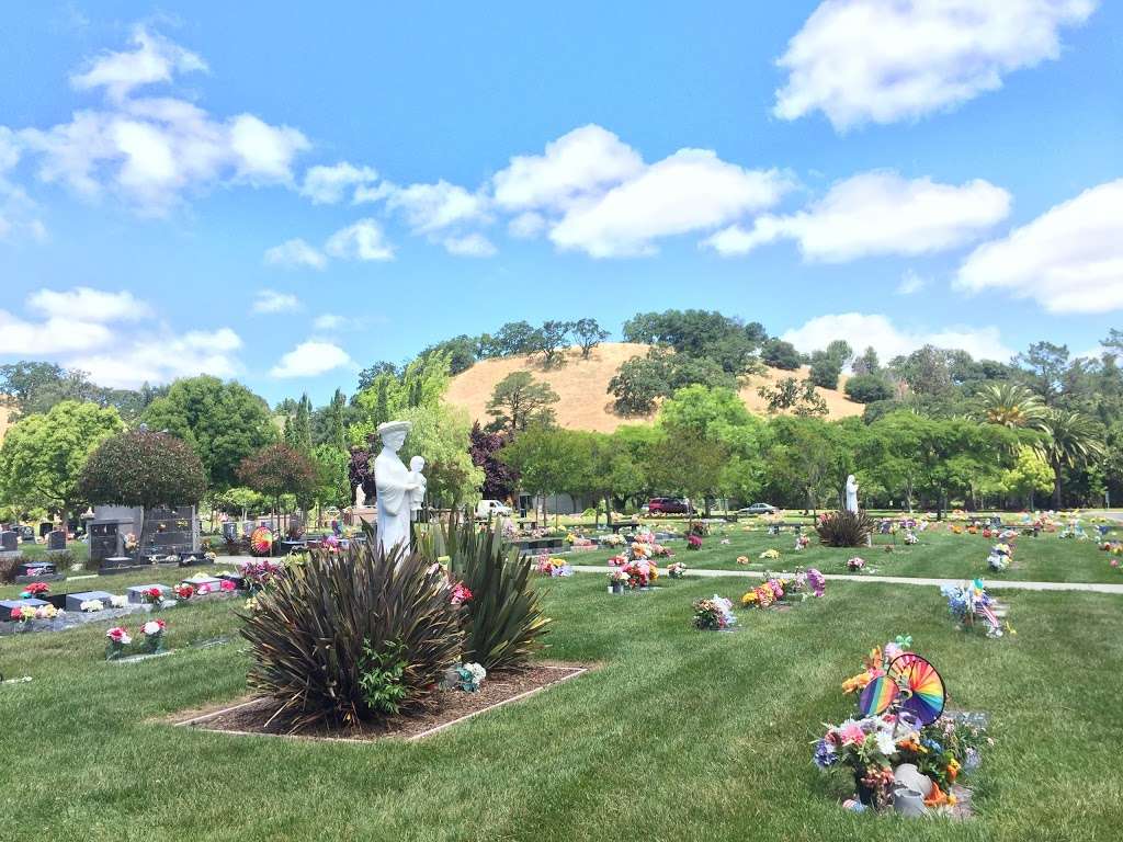 CFCS Queen of Heaven Cemetery | 1965 Reliez Valley Rd, Lafayette, CA 94549, USA | Phone: (925) 932-0900