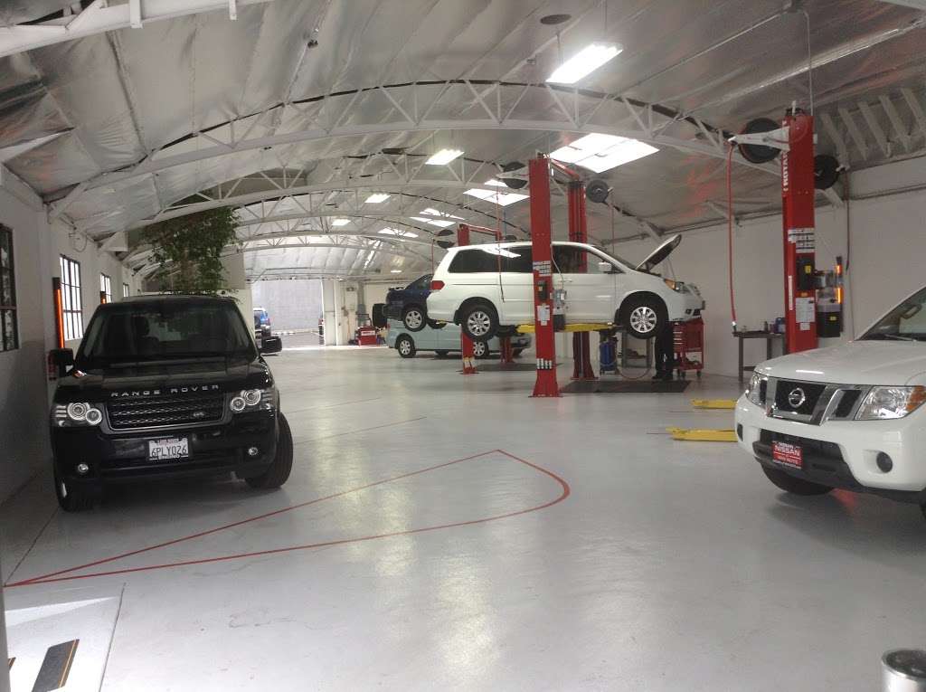 United Car Care Center | n 91504, 2509 N Ontario St, Burbank, CA 91504, USA | Phone: (818) 333-2863