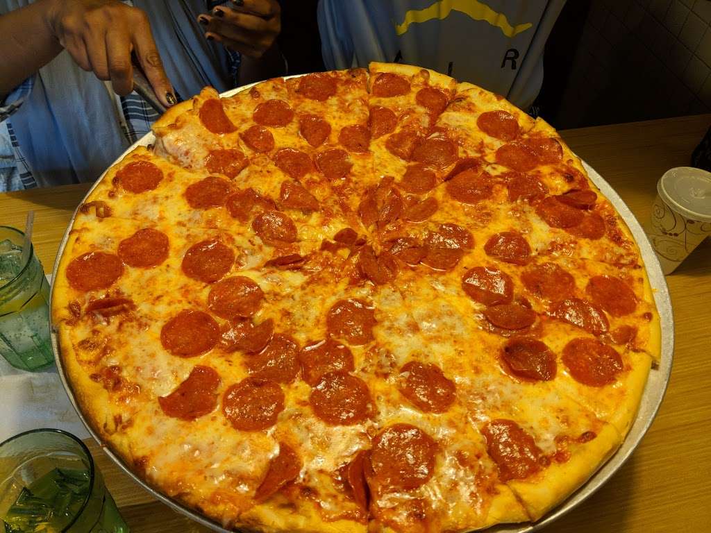 Ginos Pizza | 1615 Dutch Broadway, Elmont, NY 11003, USA | Phone: (516) 561-6664