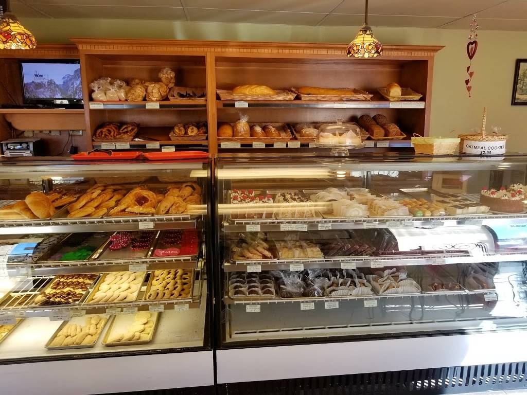 Marinas German Bakery | 2033 Trawood Dr, El Paso, TX 79935, USA | Phone: (915) 591-3737