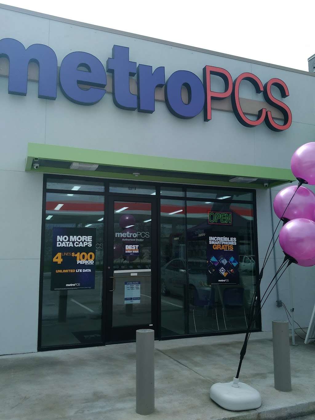 Metro by T-mobile | 12011 Alief Clodine Rd Ste B, Houston, TX 77082, USA | Phone: (832) 664-9006