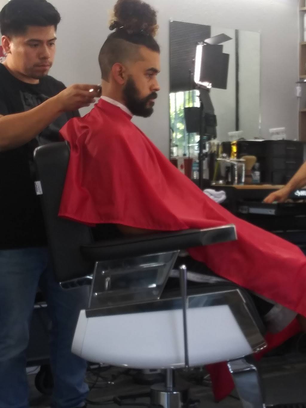 Local Barbers Private Club | 633 CA-1, Long Beach, CA 90806, USA | Phone: (562) 326-9901