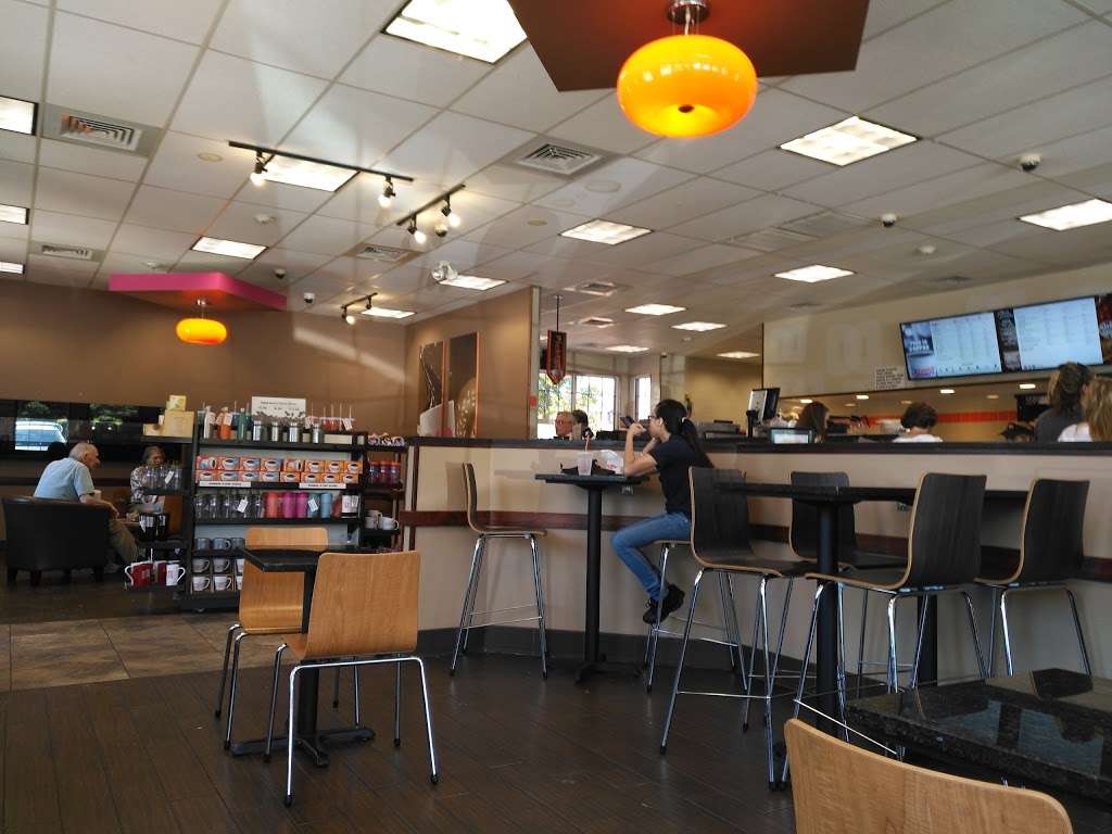 Dunkin | 1048 South St, Wrentham, MA 02093, USA | Phone: (508) 384-9617