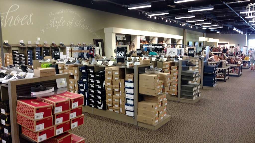 DSW Designer Shoe Warehouse | 8657 Villa La Jolla Dr, La Jolla, CA 92037, USA | Phone: (858) 657-0314