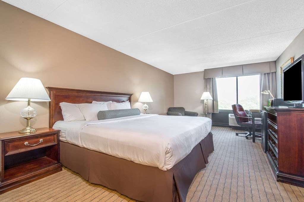 Days Inn by Wyndham Horsham Philadelphia | 245 Easton Rd, Horsham, PA 19044, USA | Phone: (215) 674-2500