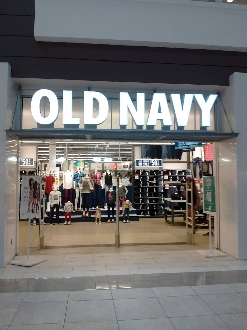Old Navy | 1400 Willowbrook Mall Suite #1015, Wayne, NJ 07470, USA | Phone: (973) 785-2124