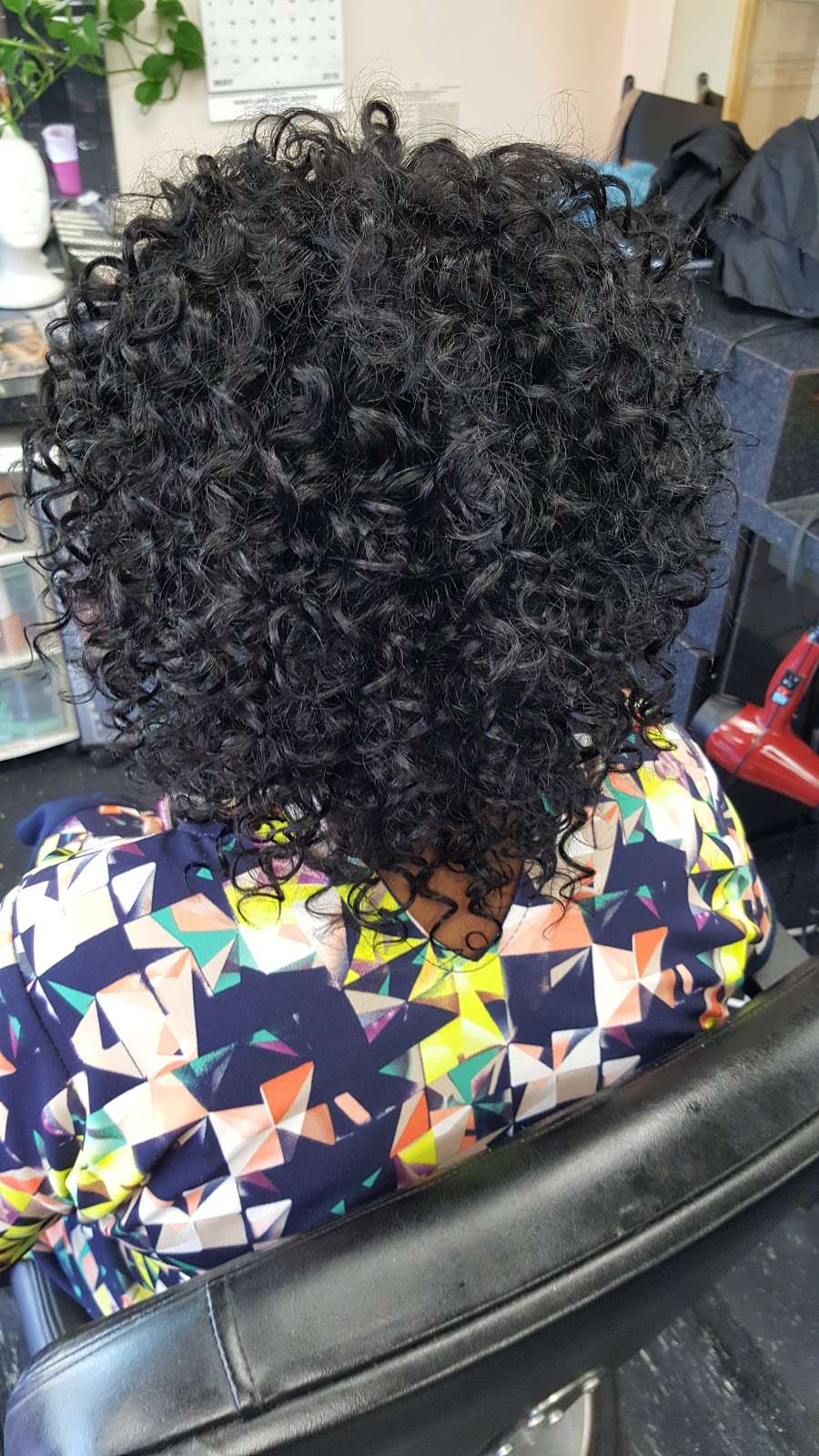 Divas Are Back Hair Studio | 7235 Country Club Rd A, Hyattsville, MD 20785, USA | Phone: (301) 873-8997