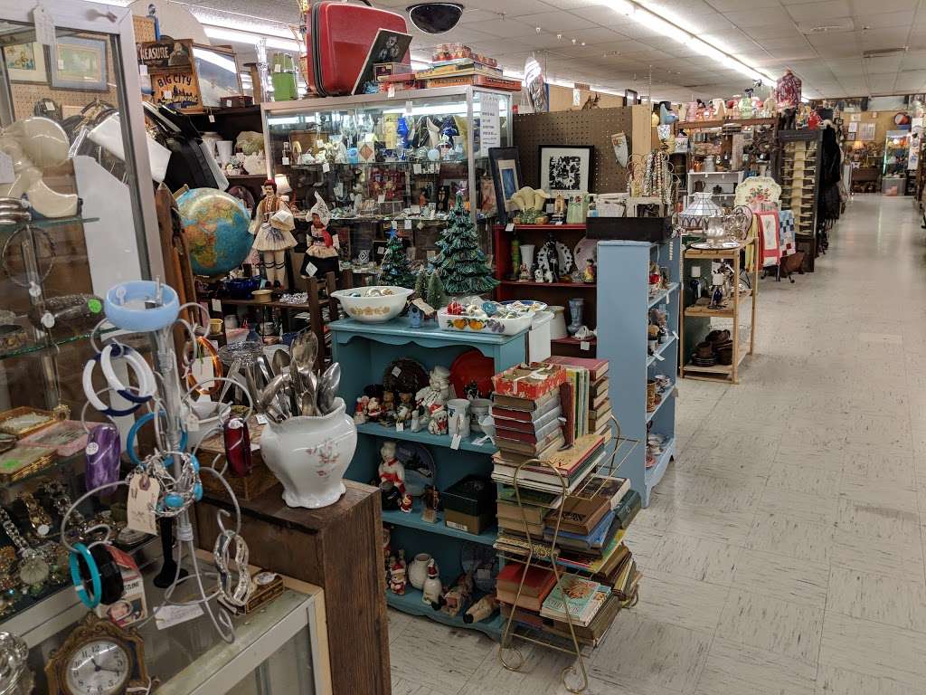 Old Glory Antique Market Place | 5862 Urbana Pike, Frederick, MD 21704, USA | Phone: (301) 662-9173