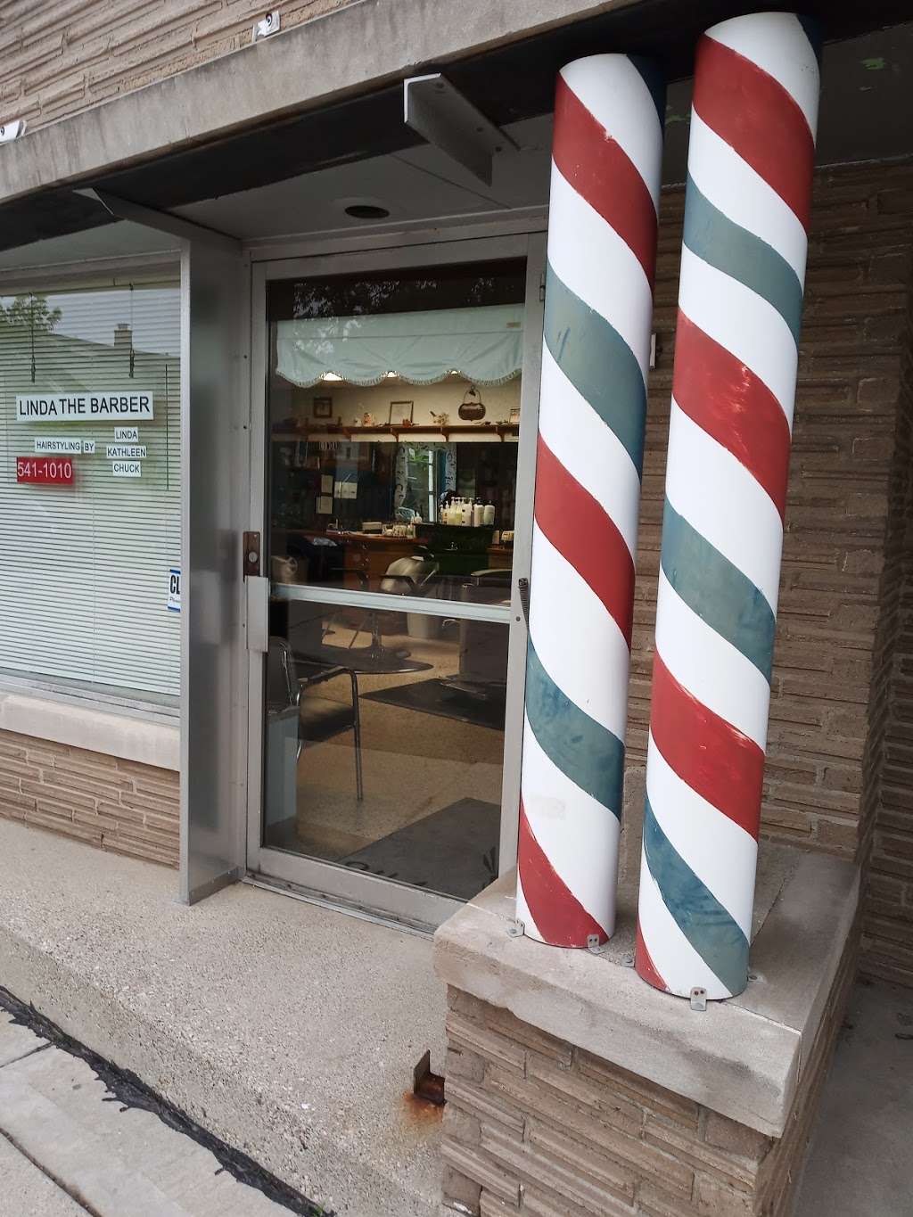 Linda The Barber | 3150 S 46th St, Milwaukee, WI 53219, USA | Phone: (414) 541-1010