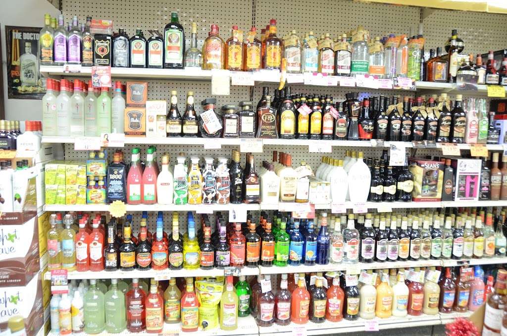 Dinos Cardinal Liquors | 1810 N Delany Rd, Gurnee, IL 60031, USA | Phone: (847) 623-6771