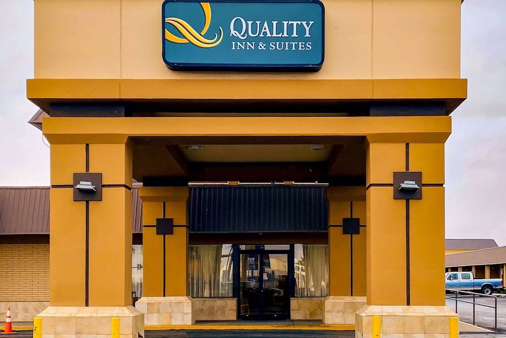 Quality Inn & Suites Airport | 6099 Montana Ave, El Paso, TX 79925, USA | Phone: (915) 772-3300