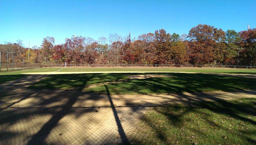 Terry Farrell Park | Wolf Hill Road and, Old Country Rd, Huntington Station, NY 11746, USA | Phone: (631) 351-3089