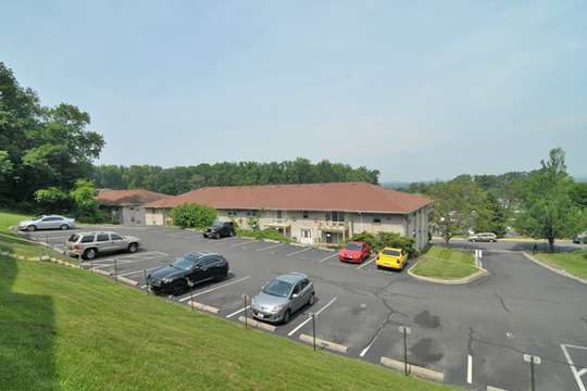 Whitestone Village Apartment Homes | 2647 30th St SW Apt. 86B, Allentown, PA 18103, USA | Phone: (610) 674-0534