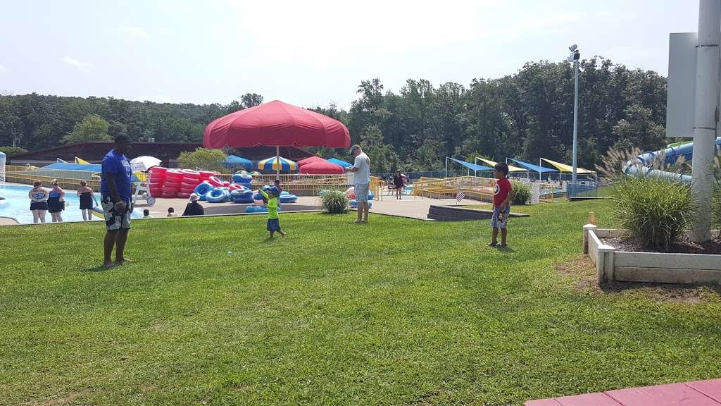 Frog Falls Aquatic Park | 3227 Brown Rd, Dover, NJ 07801 | Phone: (973) 724-7275