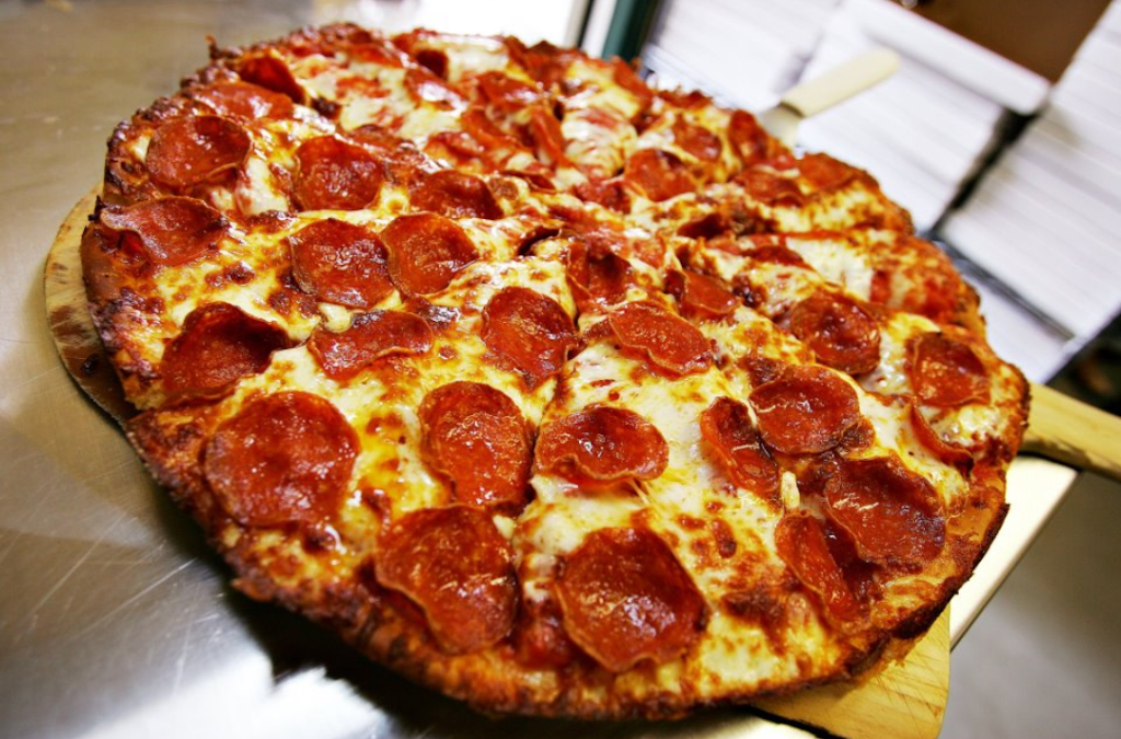 Chicos Pizza Parlor | 12120 Long Beach Blvd, Lynwood, CA 90262, USA | Phone: (310) 639-8400