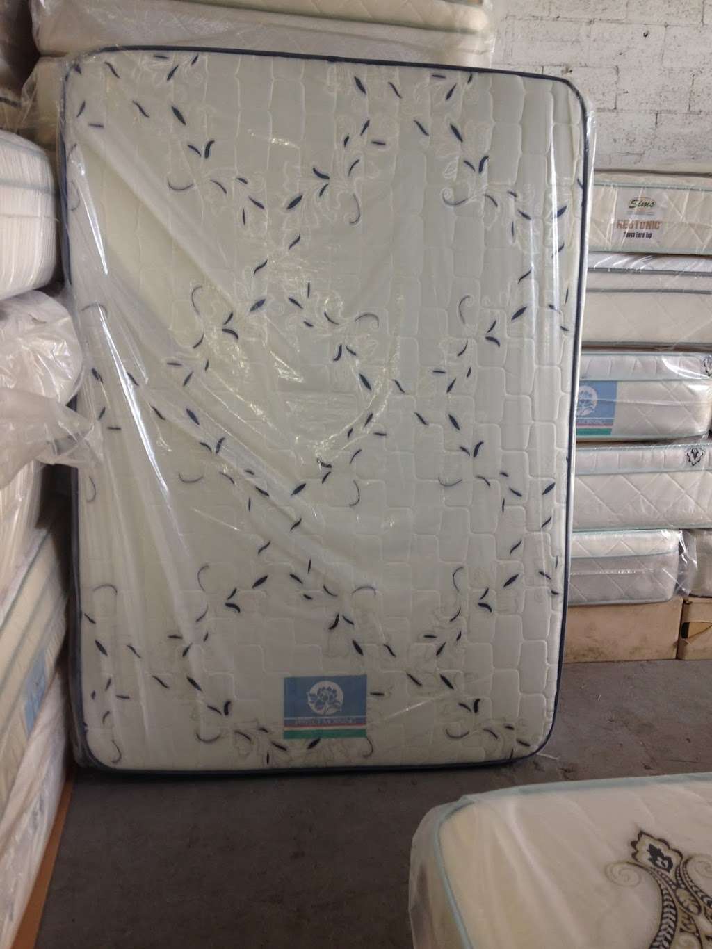 Mattress Mens | 910 36th St, West Palm Beach, FL 33407, USA | Phone: (561) 574-1695