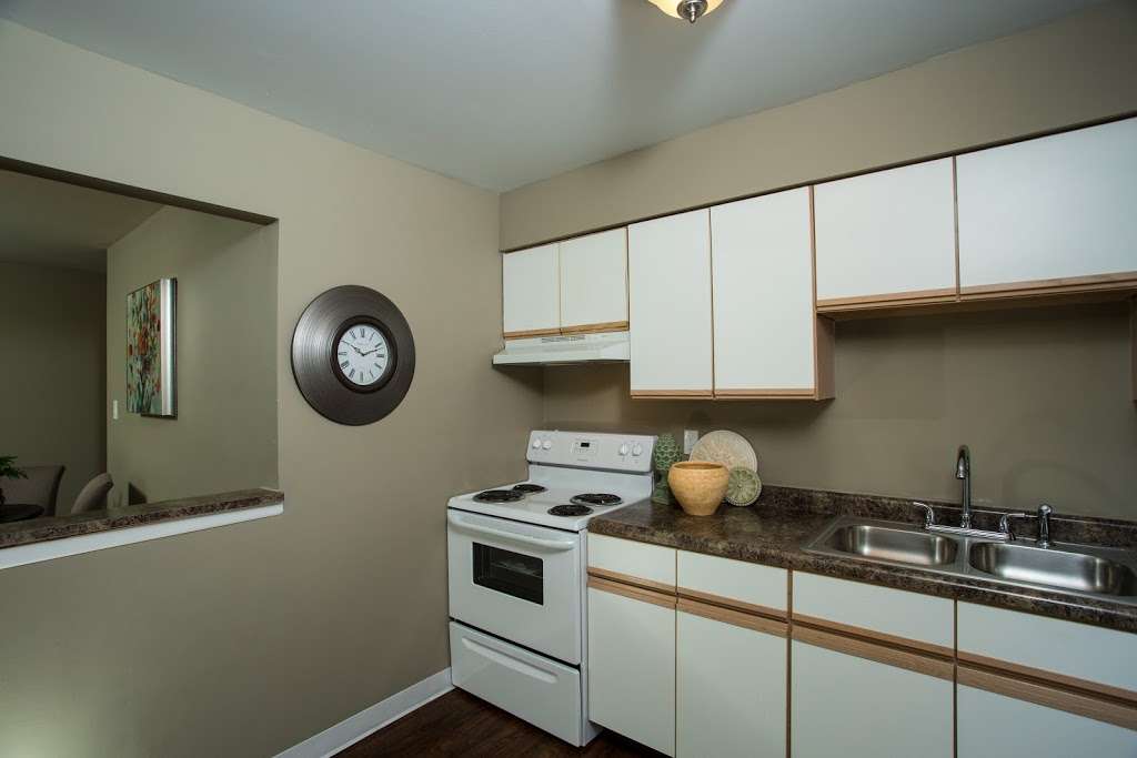 Cypress Pointe Apartments | 930 Cypress Pointe Drive, Crown Point, IN 46307, USA | Phone: (219) 661-9800