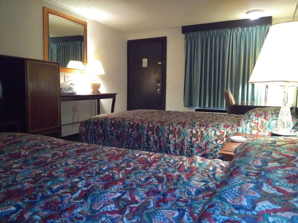 Value Inn | 9420 South 20th Street, Oak Creek, WI 53154, USA | Phone: (414) 761-3807