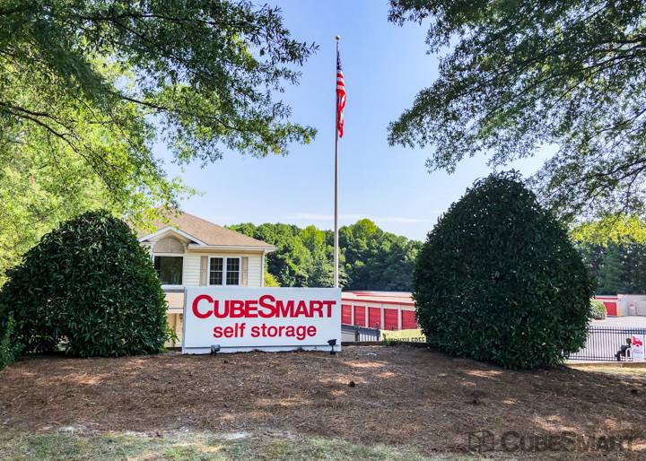 CubeSmart Self Storage | 950 Trinity Rd, Raleigh, NC 27607, USA | Phone: (919) 233-0431