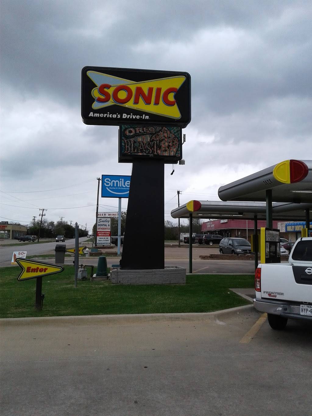 Sonic Drive-In | 3628 Shepherd Ln, Balch Springs, TX 75180, USA | Phone: (972) 286-4078