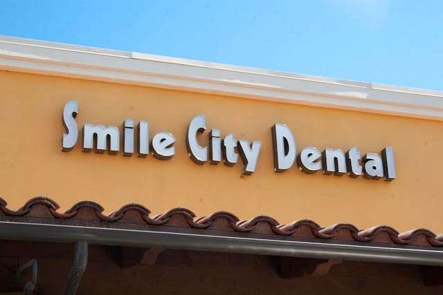 Smile City Dental in Valencia, CA | 23884 Copper Hill Dr, Valencia, CA 91354 | Phone: (661) 702-9595