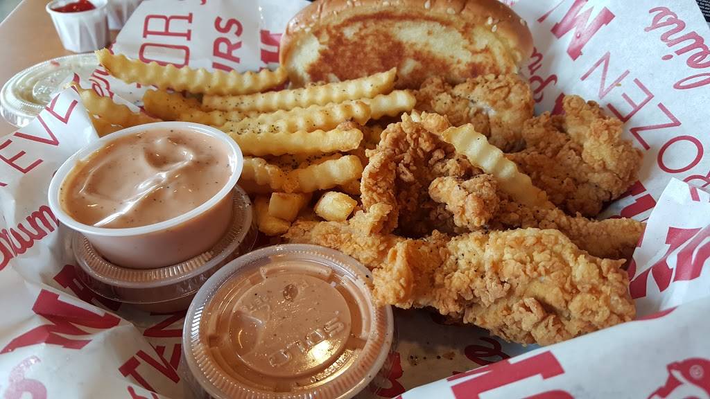 Raising Canes Chicken Fingers | 2800 S. Airport Depot Blvd, Midwest City, OK 73110, USA | Phone: (405) 869-7127