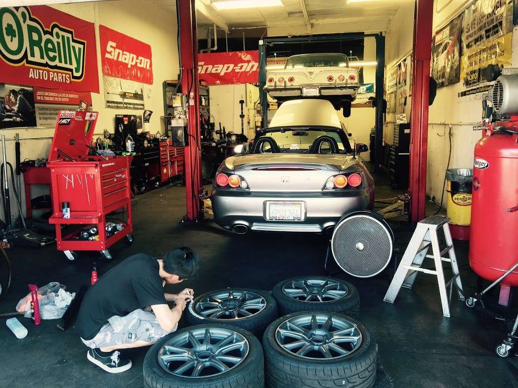 Davids Garage Auto Express | 501 W Valencia Dr d, Fullerton, CA 92832 | Phone: (714) 869-4348