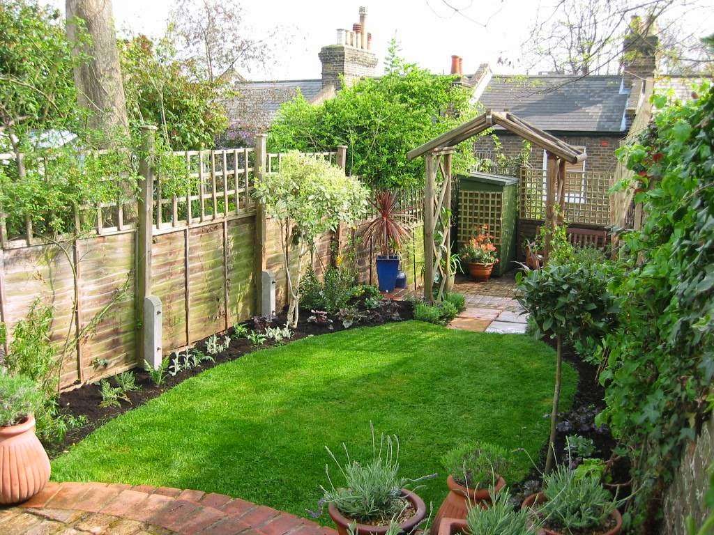 Garden Makeovers London | 3 Vanbrugh Terrace, London SE3 7AP, UK | Phone: 07758 624022