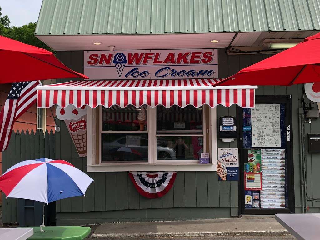 Snowflakes | 351 Main St, Cold Spring, NY 10516, USA | Phone: (845) 809-5089