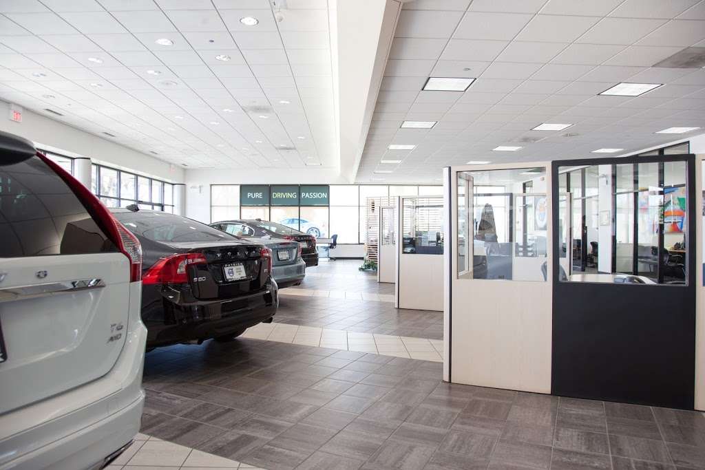 Patrick Volvo | 1600 E Higgins Rd, Schaumburg, IL 60173 | Phone: (847) 605-4005