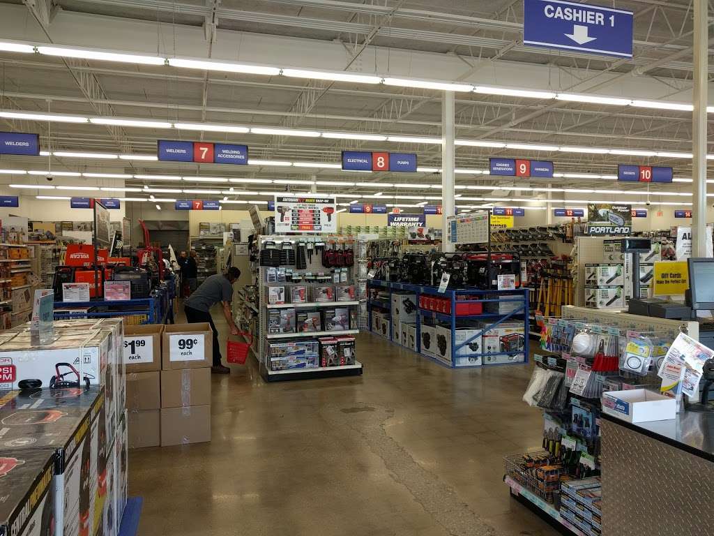 Harbor Freight Tools | 4106 Franklin St, Michigan City, IN 46360, USA | Phone: (219) 879-6169