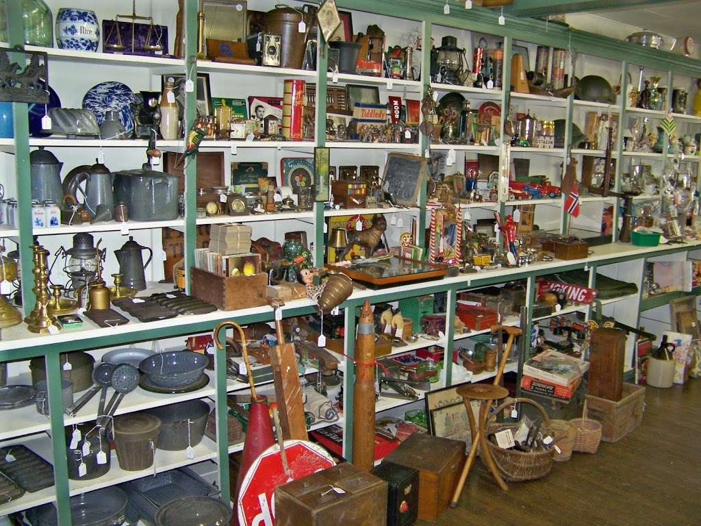 Hamburg Antique Center | 1 Main St, Hamburg, NJ 07419, USA | Phone: (973) 823-9700