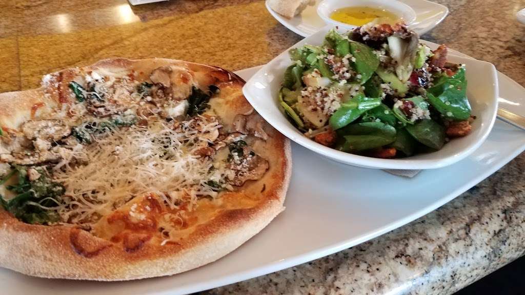 California Pizza Kitchen | 3363 Nobel Dr, La Jolla, CA 92037, USA | Phone: (858) 457-4222