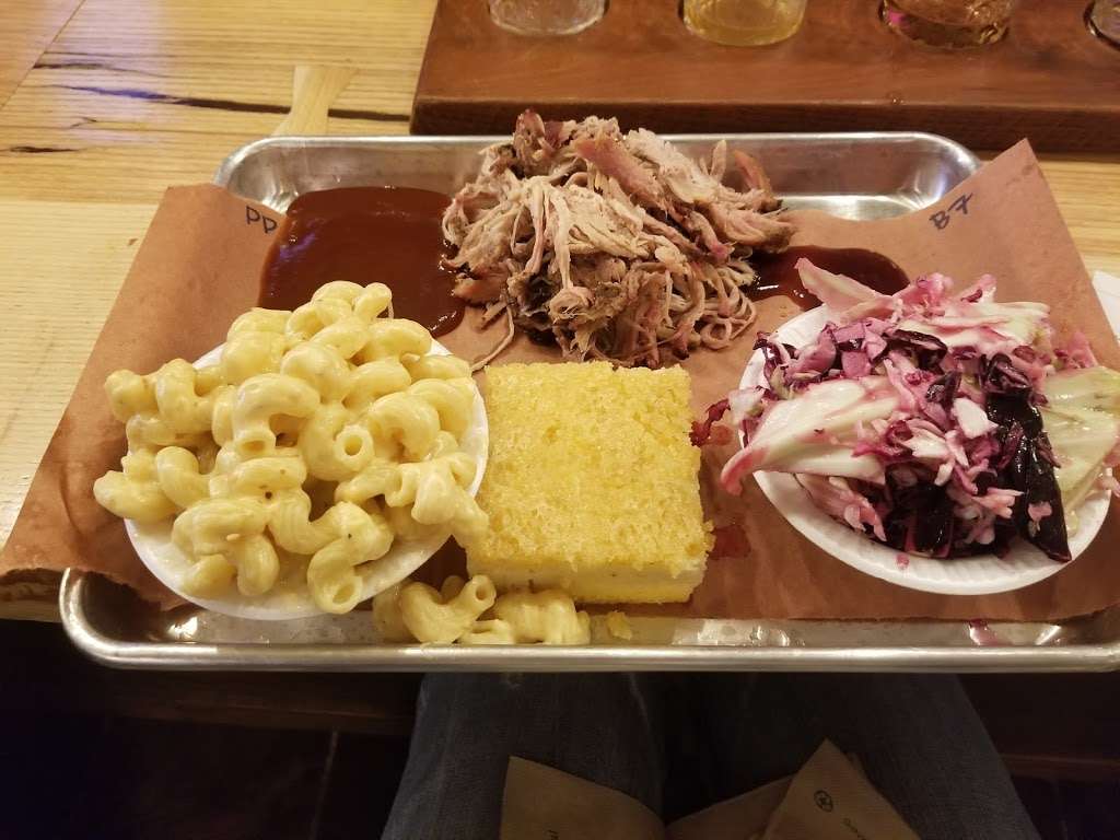 Monks BBQ | 251 N 21st St, Purcellville, VA 20132, USA | Phone: (540) 751-9425