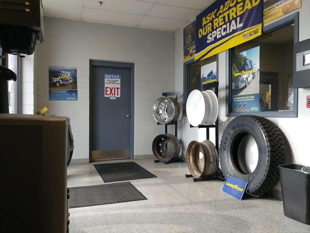 Goodyear Commercial Tire & Service Centers | 9345 South 13th Street, Oak Creek, WI 53154, USA | Phone: (414) 764-6100