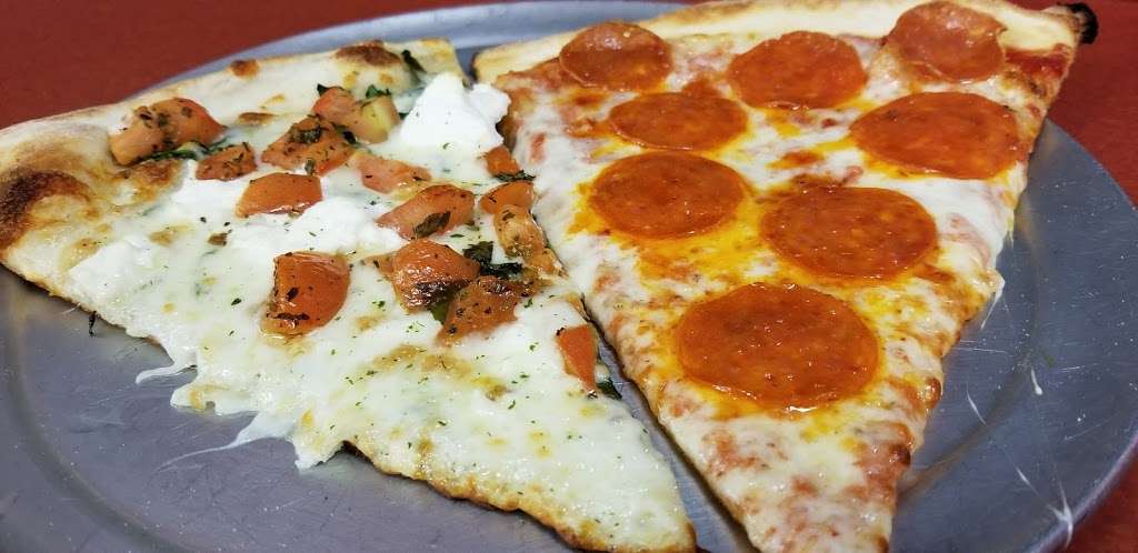 The Red Tomato Pizzeria | 3626 PA-309, Orefield, PA 18069 | Phone: (610) 398-8999